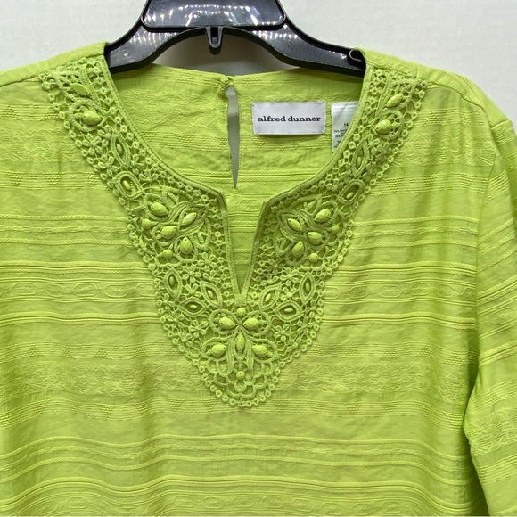 Alfred Dunner Size 14 Green Pullover Blouse 3/4 Sleeves Beads & Lace Mature Top - Picture 3 of 15